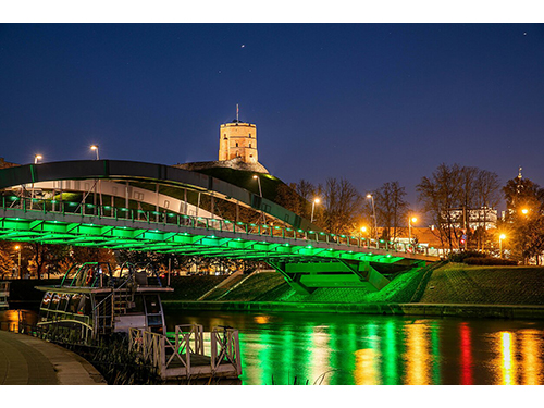 Šeštadienį Lietuvos miestai ir miesteliai nušvis žalia spalva